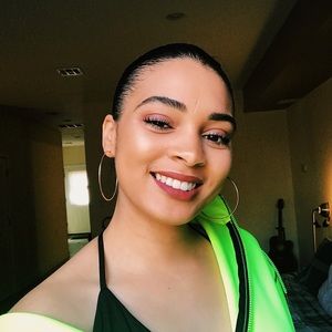 Meet your Posher, Camille